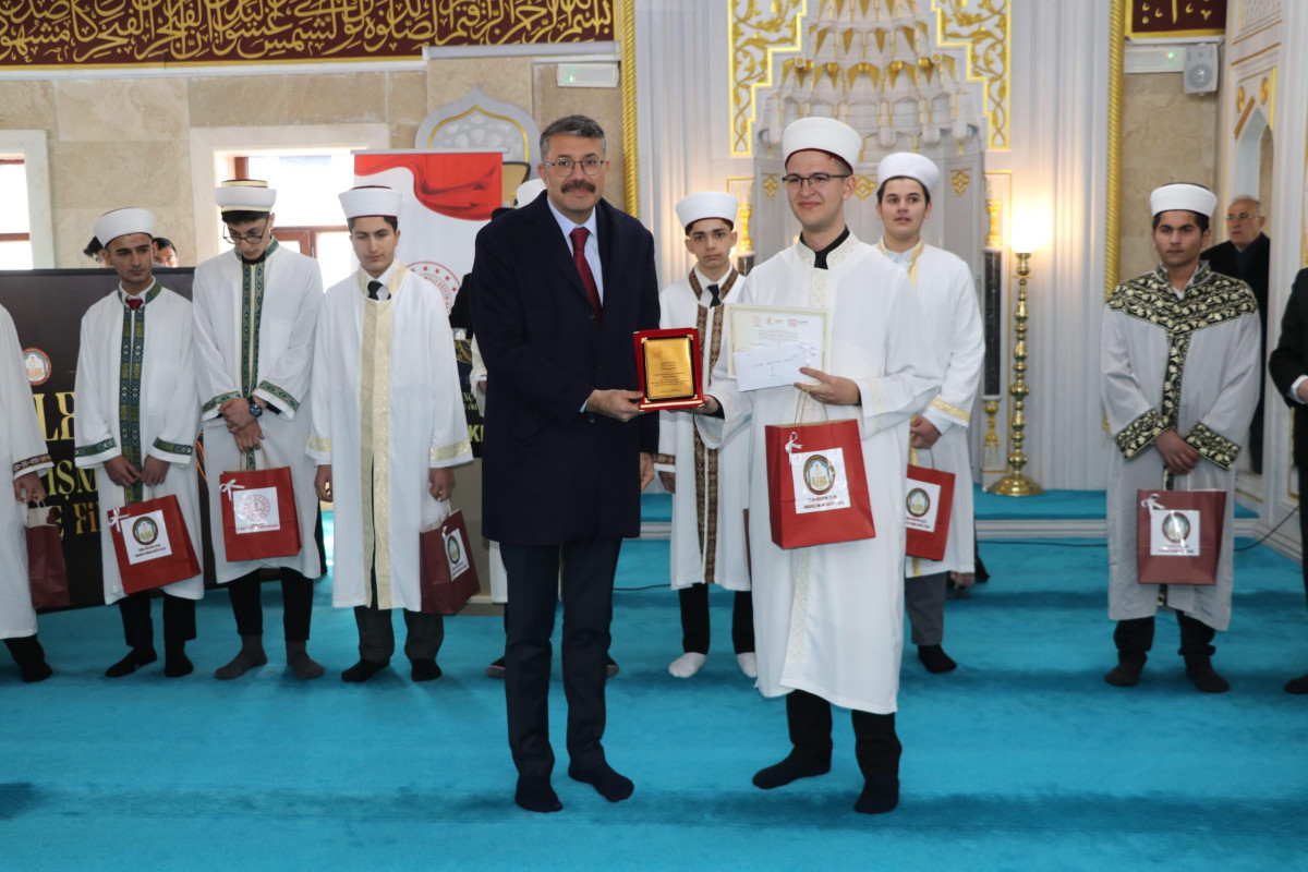 Bölge Finali Hakkâri’de Yapıldı: En İyi Hutbe Okuyan Vanlı Öğrenci oldu